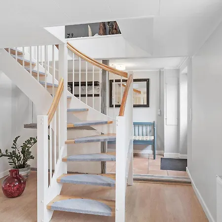 4 Bedroom Lovely In