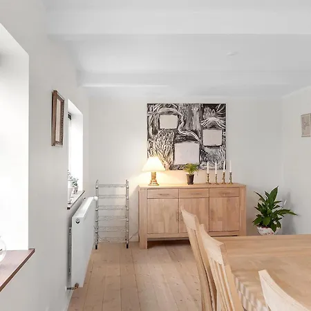4 Bedroom Lovely In Casa de Férias *